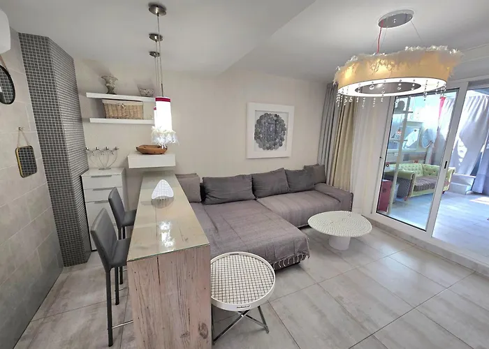 Townhouse Адехе