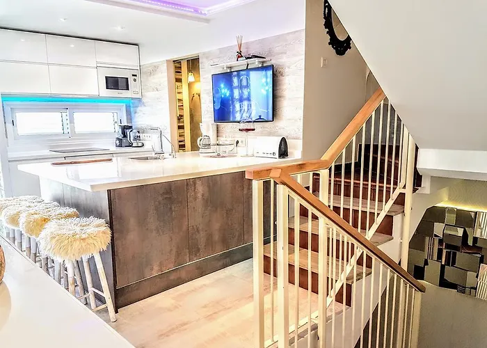 Townhouse Адехе